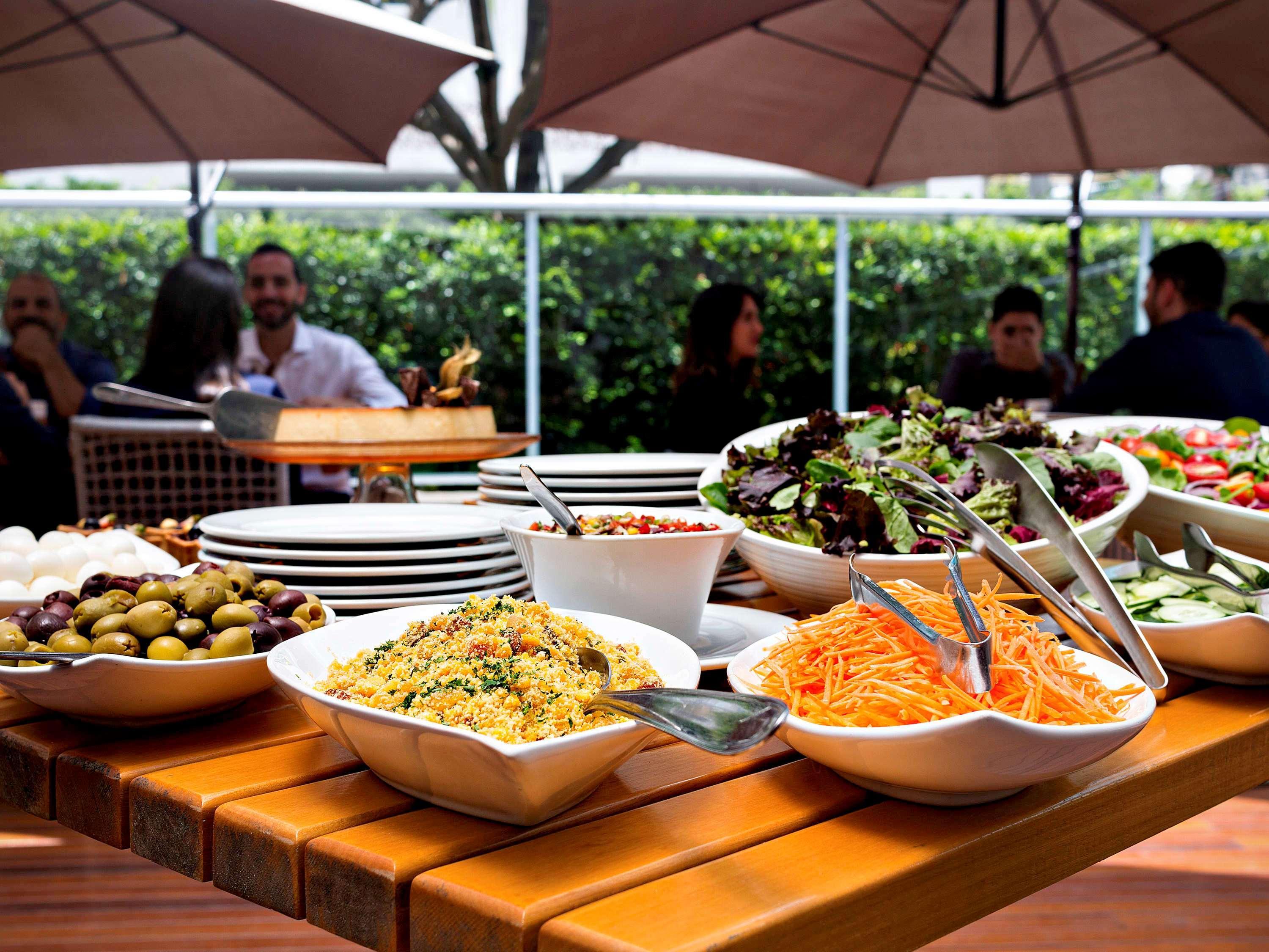 Grand Mercure Sao Paulo Vila Olimpia Exterior photo A salad bar